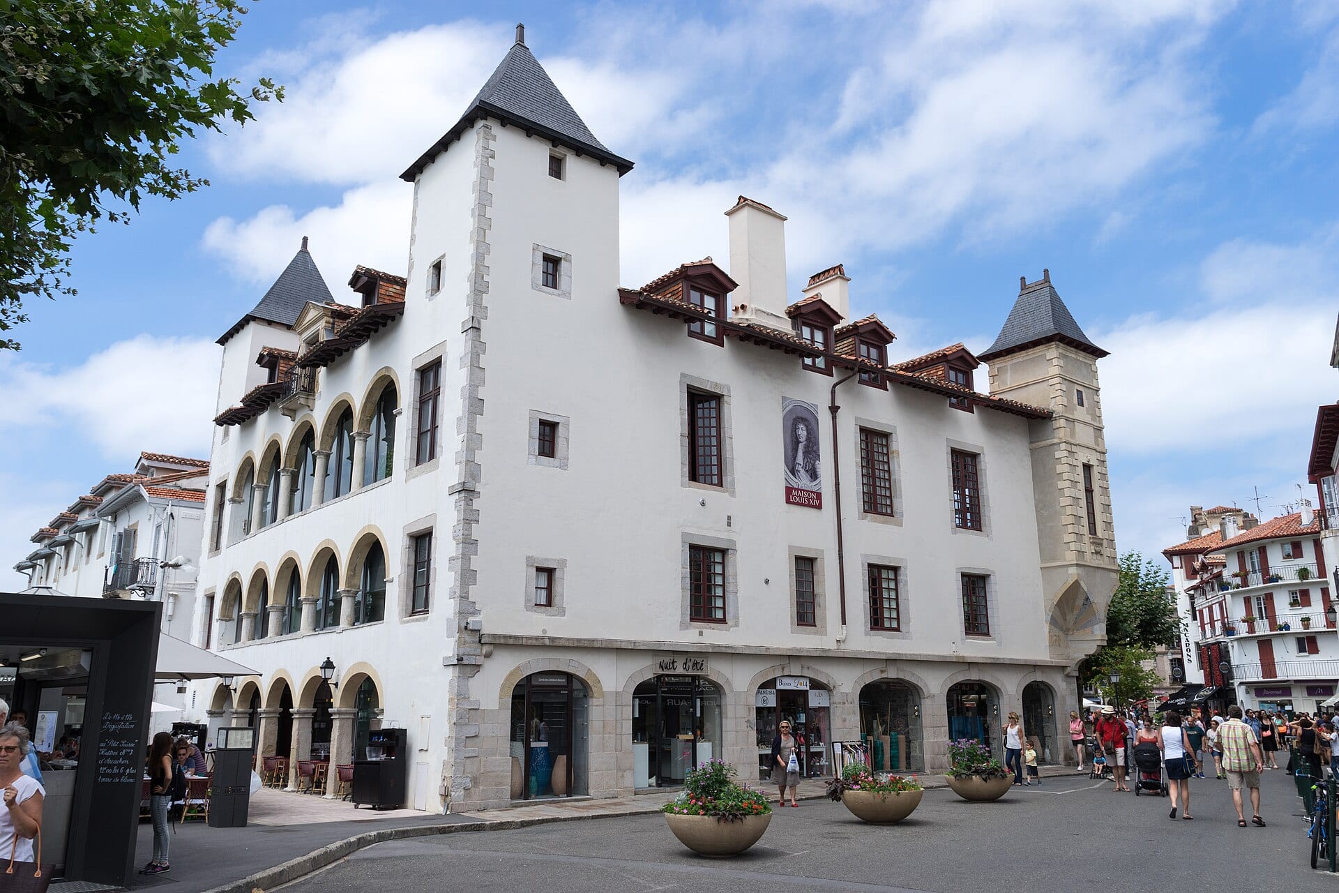 La maison Louis XIV à Saint-Jean-de-Luz, demeure d’armateur à tourelles d’angle