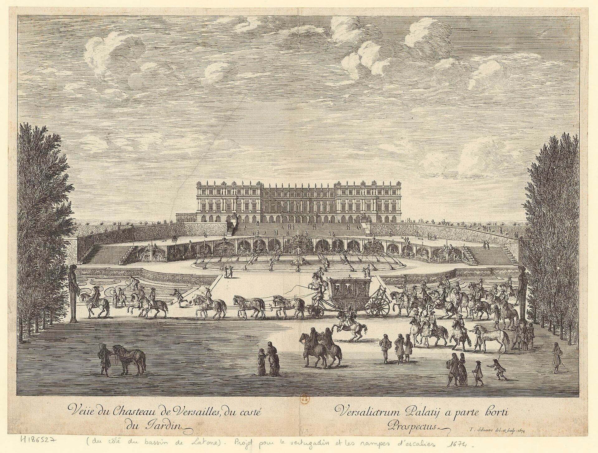 Gravure d’Israël Silvestre datée 1674 : le château de Versailles vu du côté du jardin, avec les rampes en fer à cheval, les fontaines et un carrosse à long attelage au premier plan