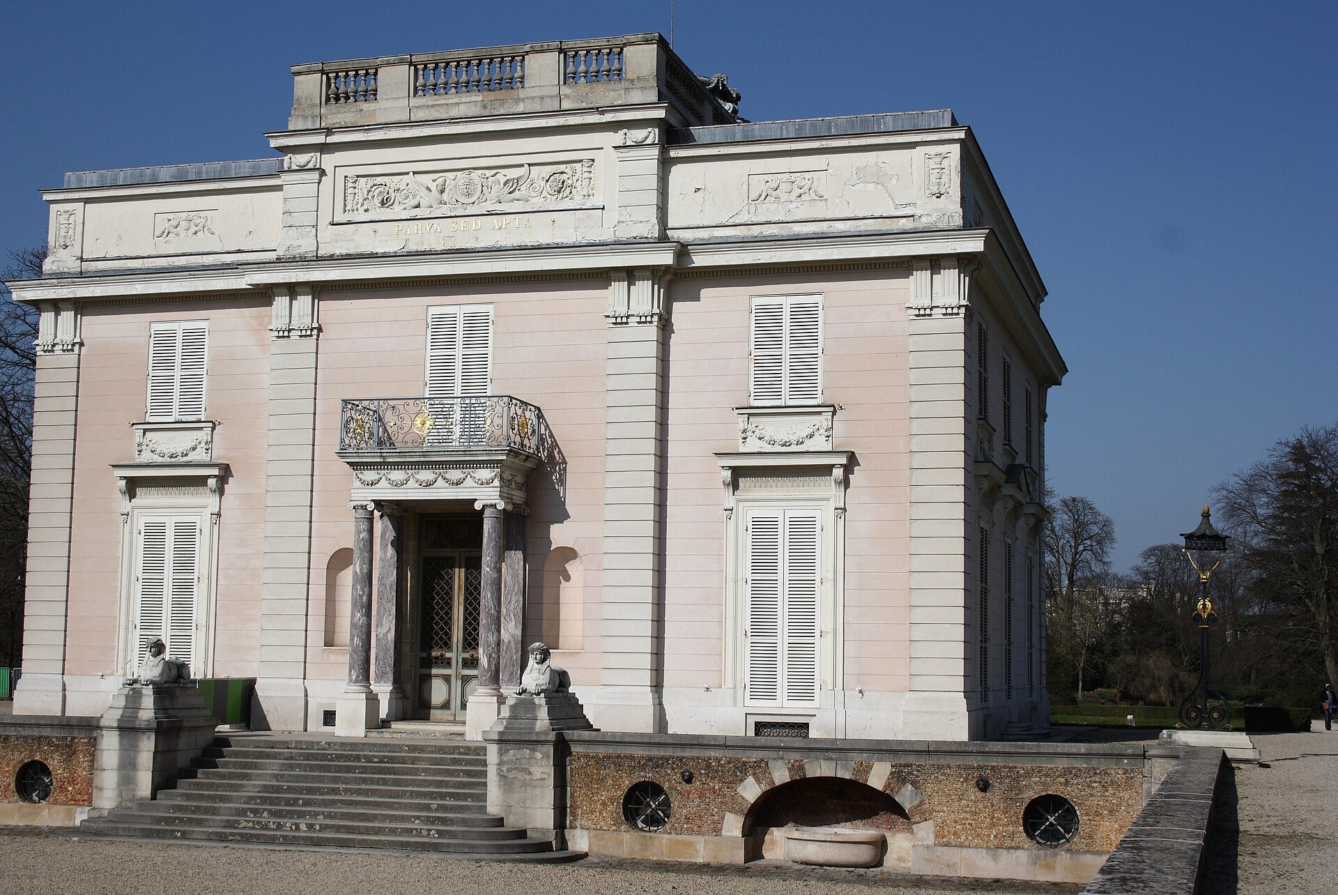 Façade sur jardin du château de Bagatelle, ordonnance néoclassique