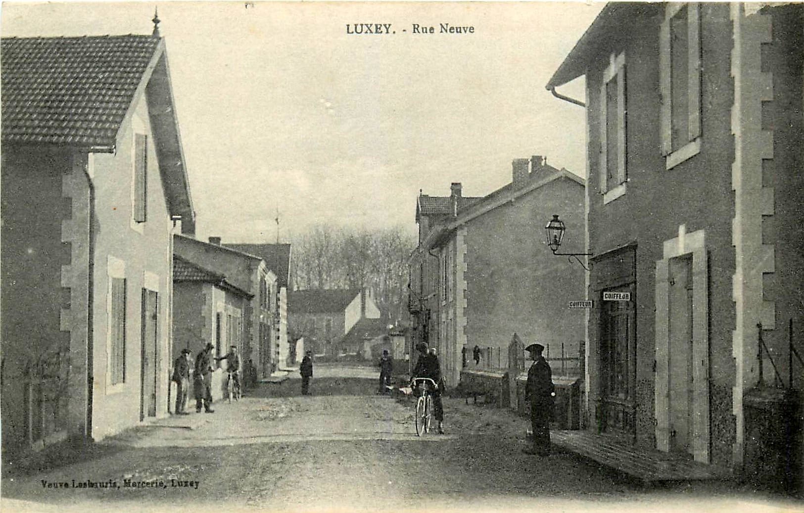 Carte postale ancienne de la Rue Neuve à Luxey, dans les Landes